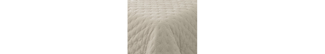 Colcha Veneza Beige - Práctica y Elegante | Laura Home