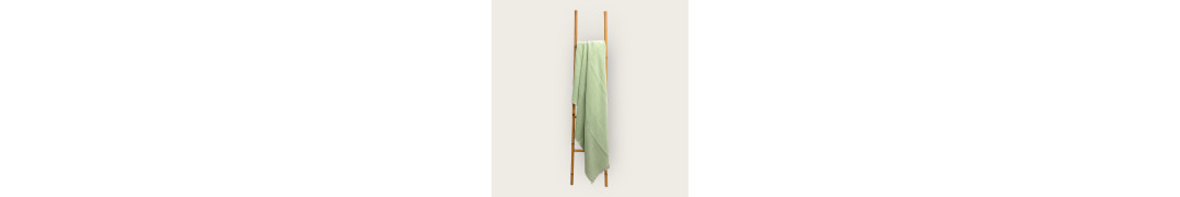 Manta Chenille Verde Claro em Algodão com Franjas | Laura Home