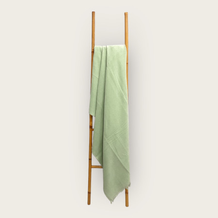 Manta Chenille Verde Claro em Algodão com Franjas | Laura Home