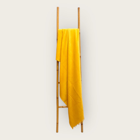 Manta Chenille Amarela em Algodão com Franjas | Laura Home
