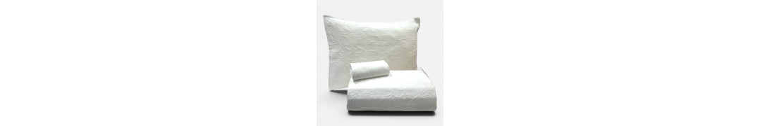 Capa de Edredão Damasco Branco Floral 100% Algodão | Laura Home